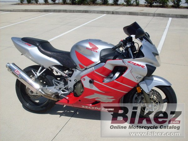 Big nymous user. cbr 600 f4 picture and wallpaper from Bikez.com